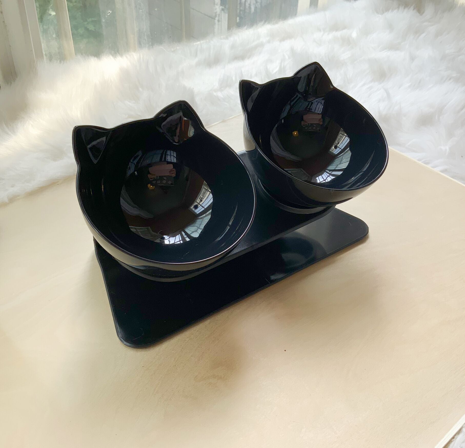Elevated Cat Bowl That Loves Their Neck and Whiskers